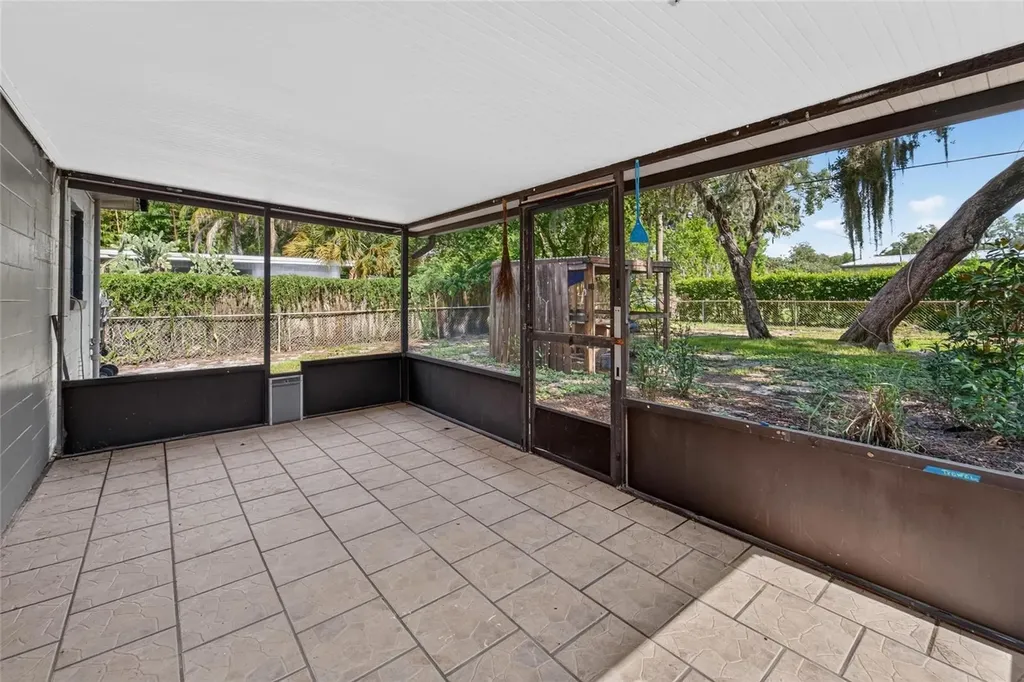 408 Berwick Avenue Tampa FL 33617