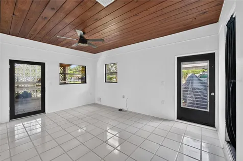 408 Berwick Avenue Tampa FL 33617