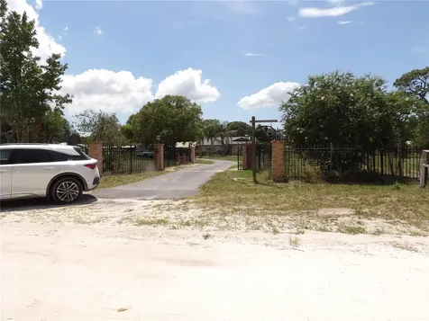 18211 Oaklawn Spring Hill FL 34610