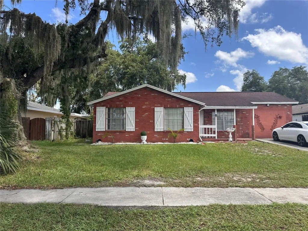 8848 Oak Circle Tampa FL 33615