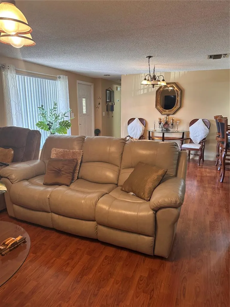 8848 Oak Circle Tampa FL 33615