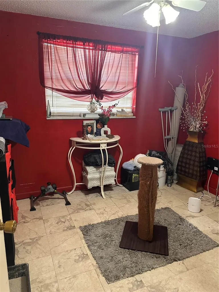 8848 Oak Circle Tampa FL 33615