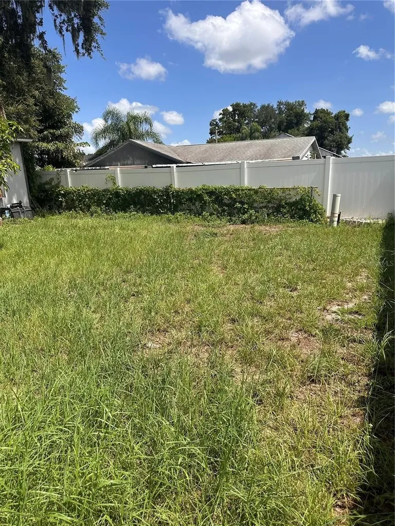 8848 Oak Circle Tampa FL 33615