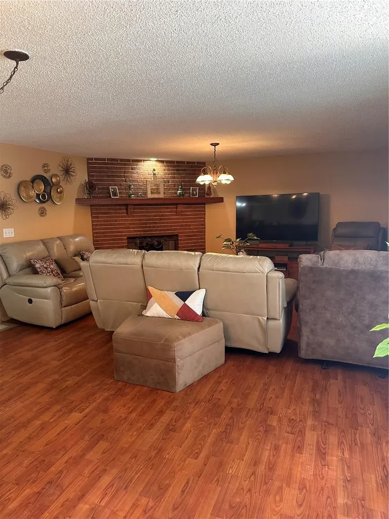 8848 Oak Circle Tampa FL 33615