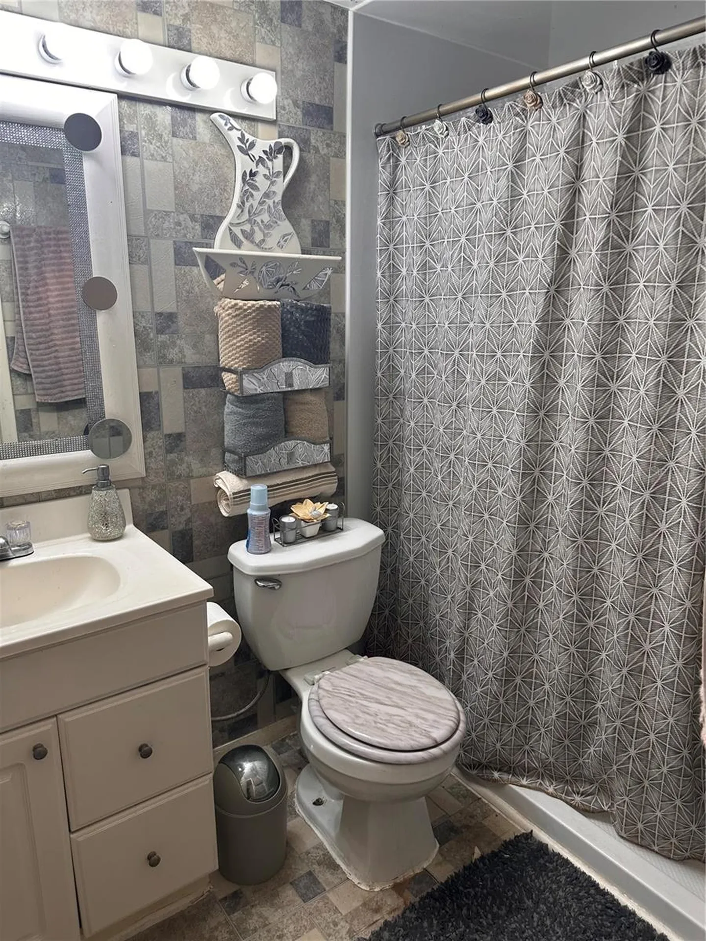 8848 Oak Circle Tampa FL 33615