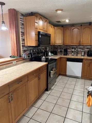 8848 Oak Circle Tampa FL 33615