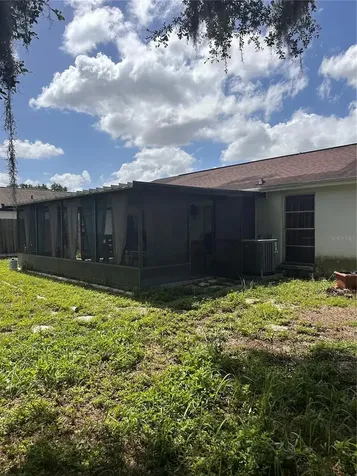 8848 Oak Circle Tampa FL 33615