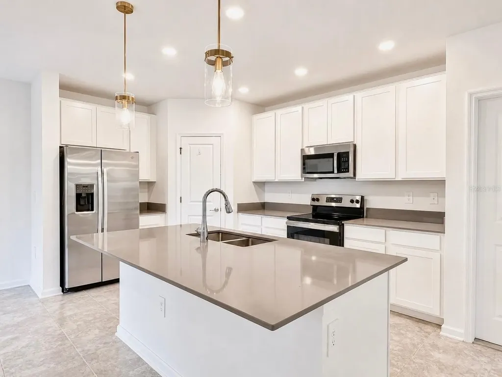 231 Brave Road Davenport FL 33837