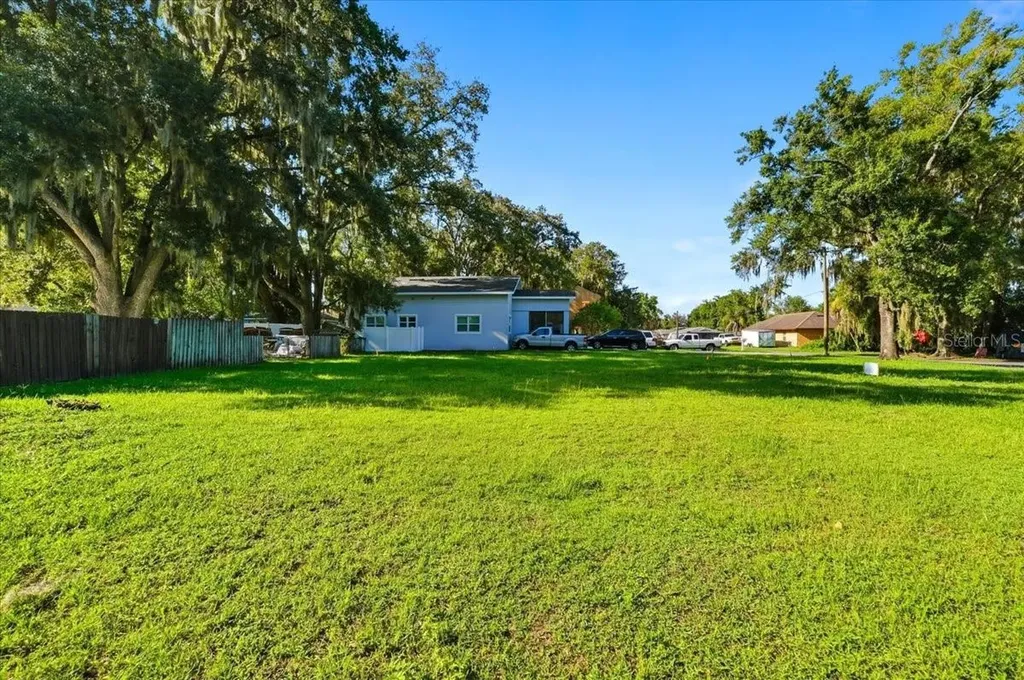 10 S Forest Street Plant City FL 33563