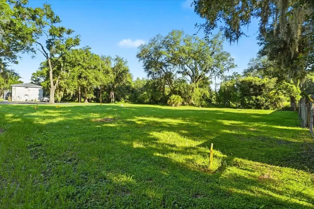 10 S Forest Street Plant City FL 33563