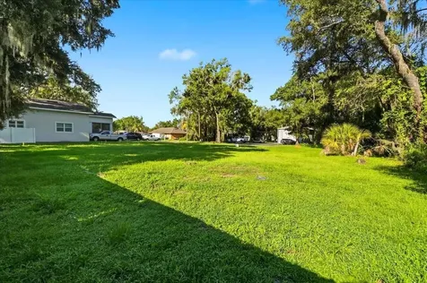 10 S Forest Street Plant City FL 33563