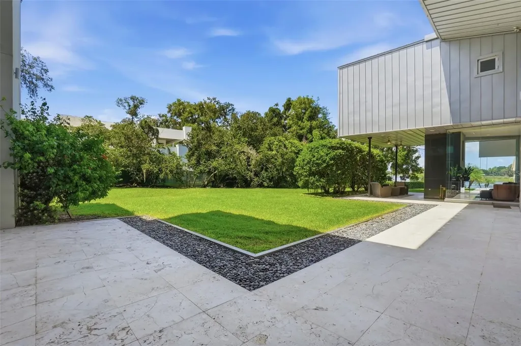 2821 Linthicum Place Tampa FL 33618