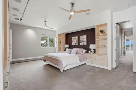 2821 Linthicum Place Tampa FL 33618