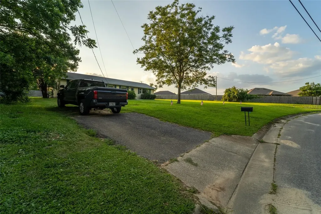 6915 Klondike Road Pensacola FL 32526