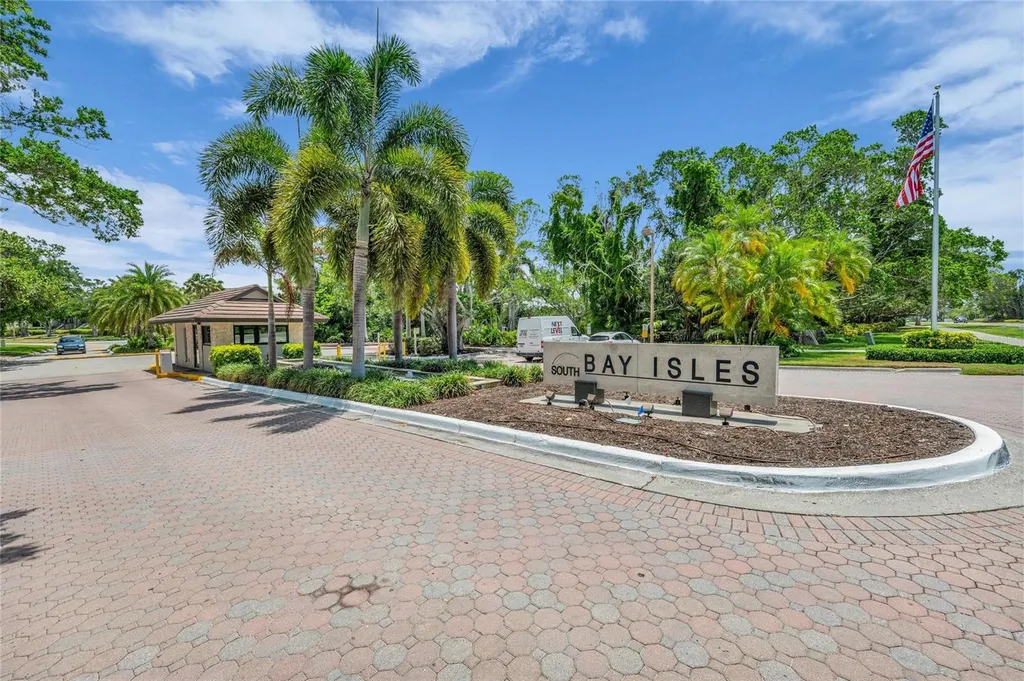2350 Harbour Oaks Drive Longboat Key FL 34228