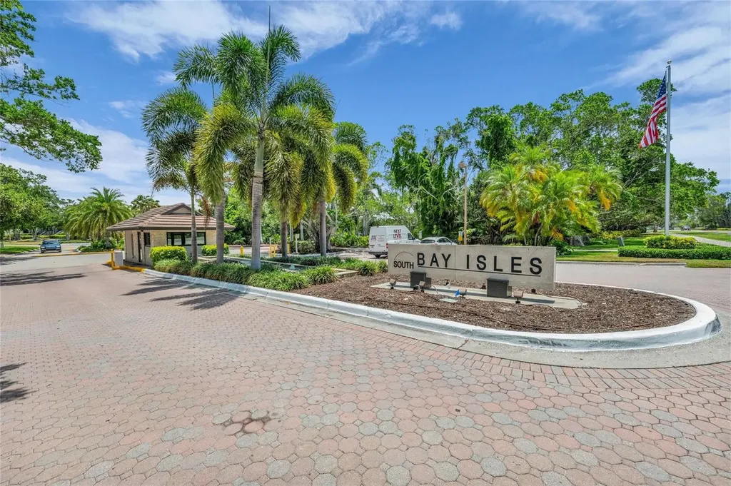 2350 Harbour Oaks Drive Longboat Key FL 34228