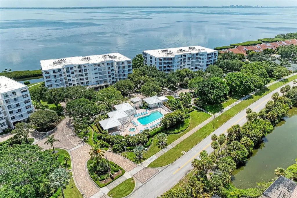 2350 Harbour Oaks Drive Longboat Key FL 34228