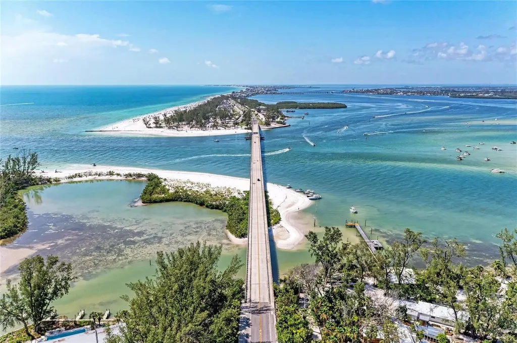 2350 Harbour Oaks Drive Longboat Key FL 34228