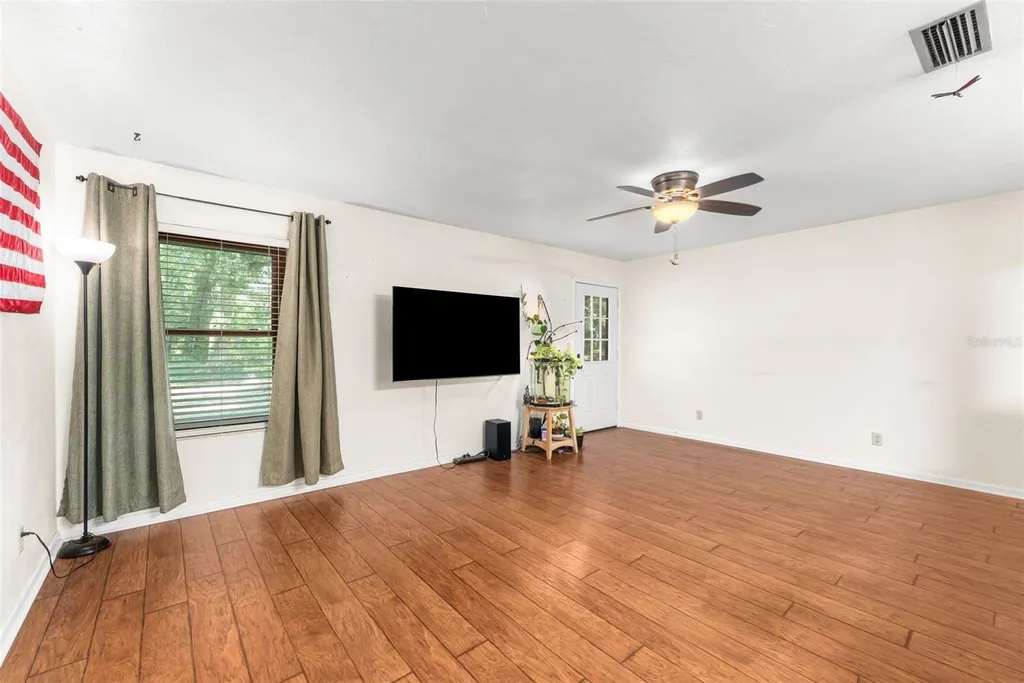 79 NW 55th Avenue Bell FL 32619