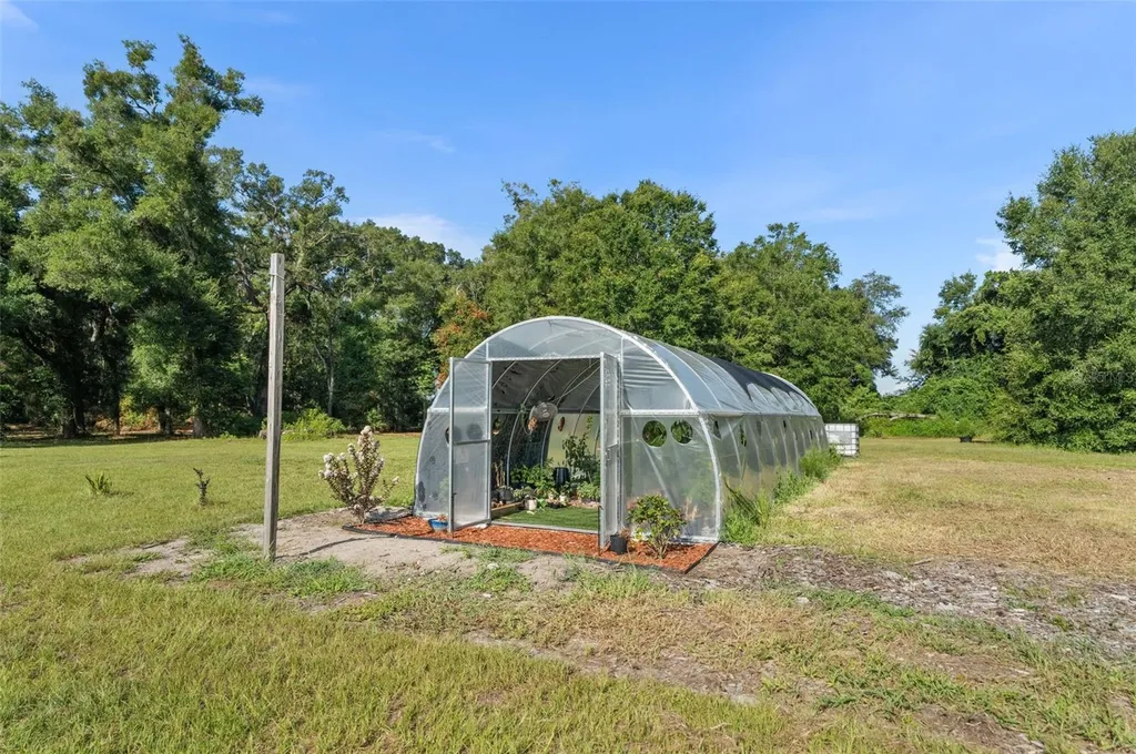 79 NW 55th Avenue Bell FL 32619