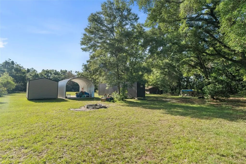 79 NW 55th Avenue Bell FL 32619