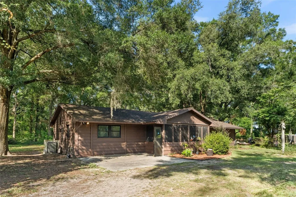 79 NW 55th Avenue Bell FL 32619