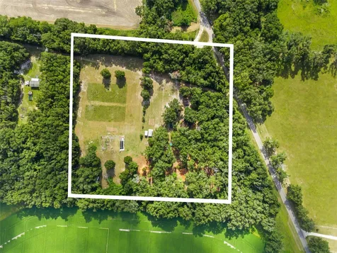 79 NW 55th Avenue Bell FL 32619