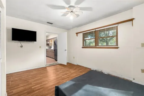 79 NW 55th Avenue Bell FL 32619
