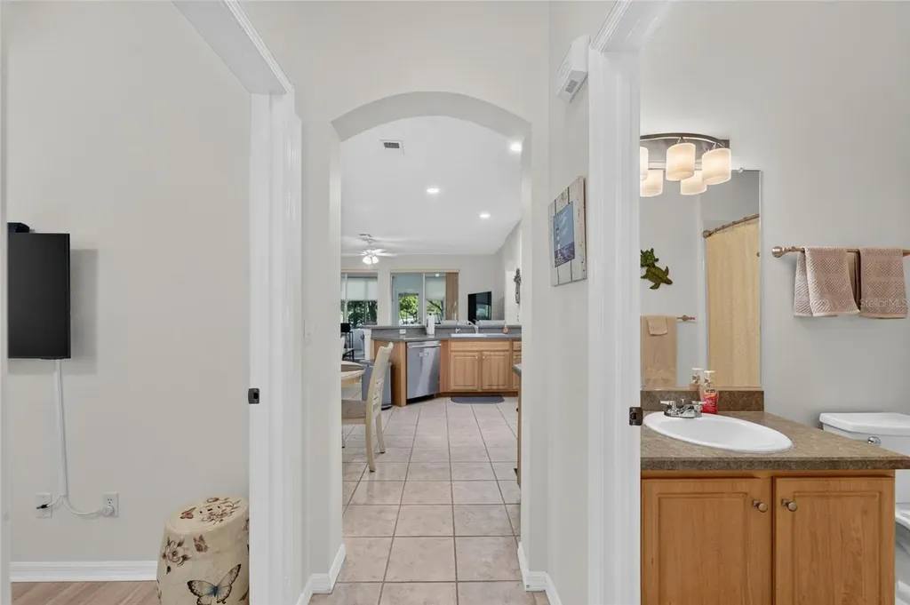2193 Acadia Greens Drive Sun City Center FL 33573