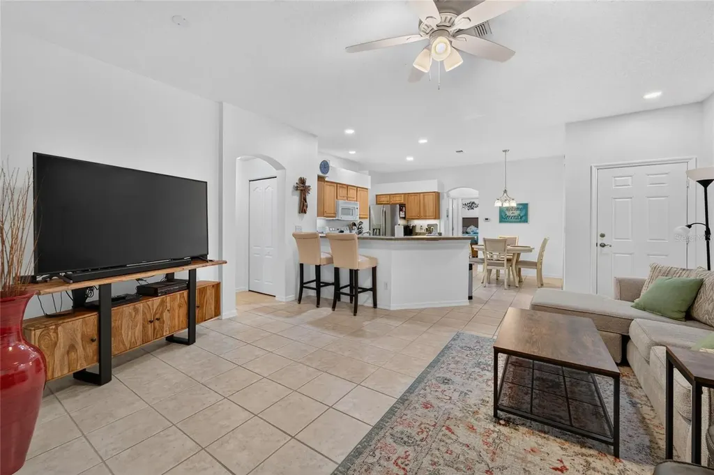 2193 Acadia Greens Drive Sun City Center FL 33573