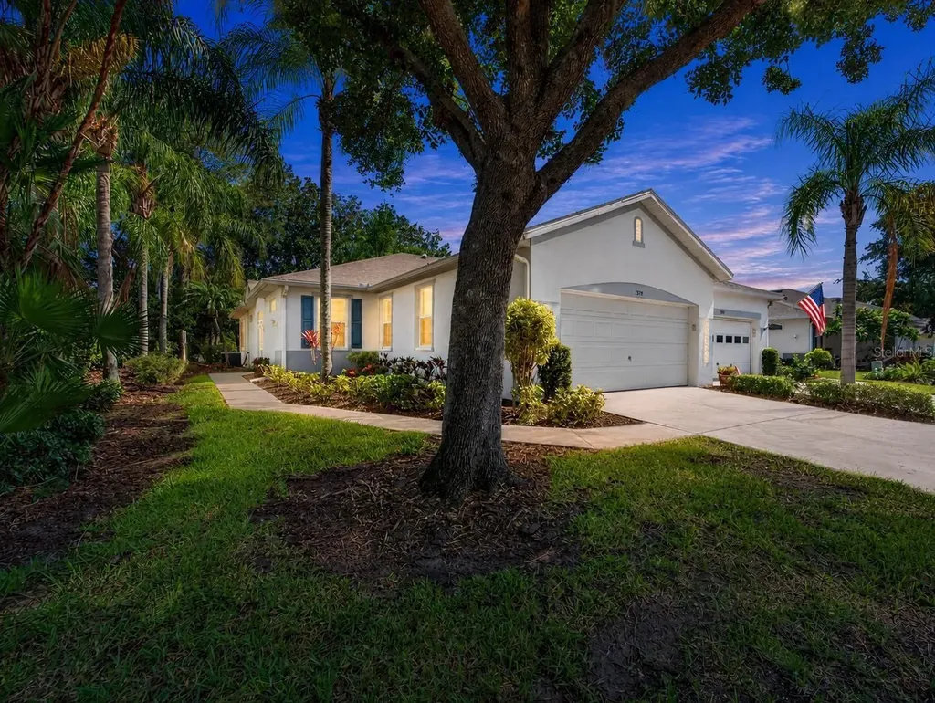 2193 Acadia Greens Drive Sun City Center FL 33573