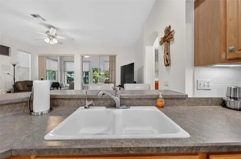 2193 Acadia Greens Drive Sun City Center FL 33573