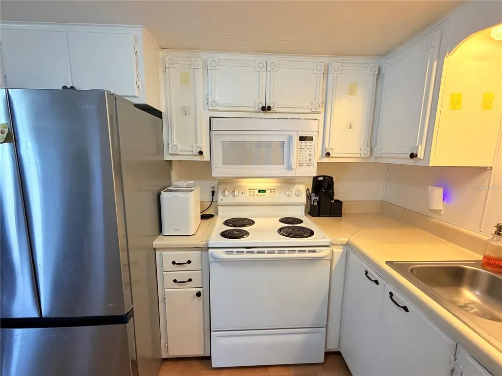 916 51st Avenue Plaza W Bradenton FL 34207