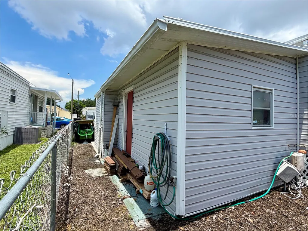916 51st Avenue Plaza W Bradenton FL 34207