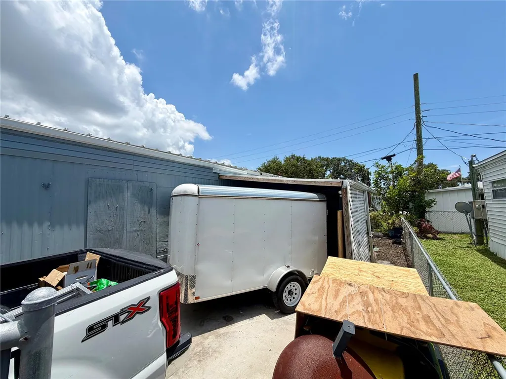 916 51st Avenue Plaza W Bradenton FL 34207