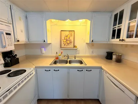 916 51st Avenue Plaza W Bradenton FL 34207