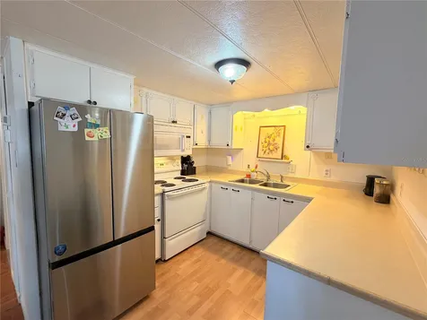916 51st Avenue Plaza W Bradenton FL 34207