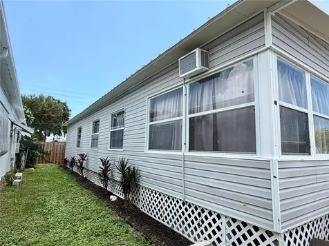 916 51st Avenue Plaza W Bradenton FL 34207
