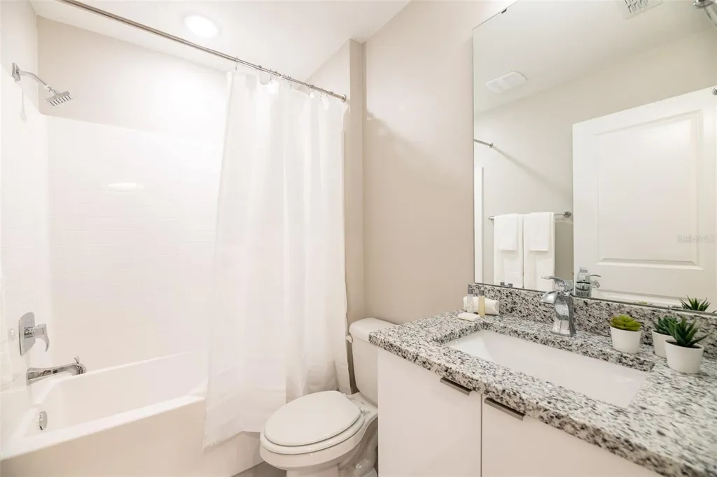 7956 Formosa Valley Place Kissimmee FL 34747