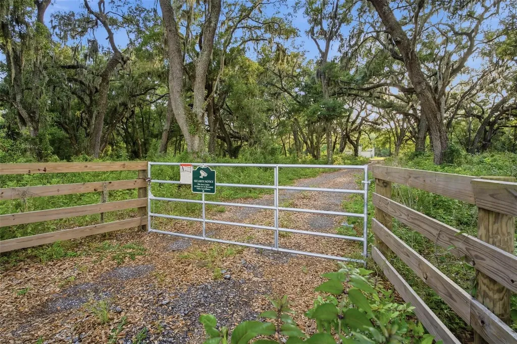 7112 Marsh Bend Trail Wildwood FL 34785