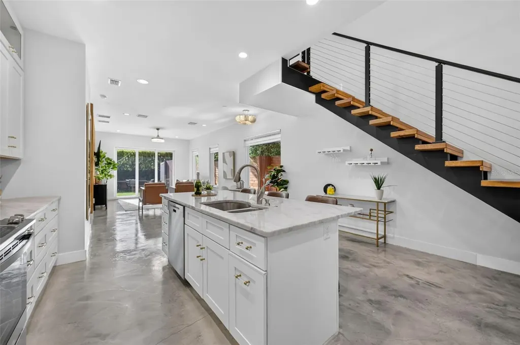 1424 Ridgewood Avenue Maitland FL 32751