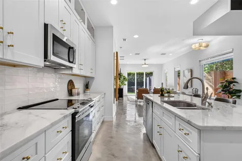 1424 Ridgewood Avenue Maitland FL 32751