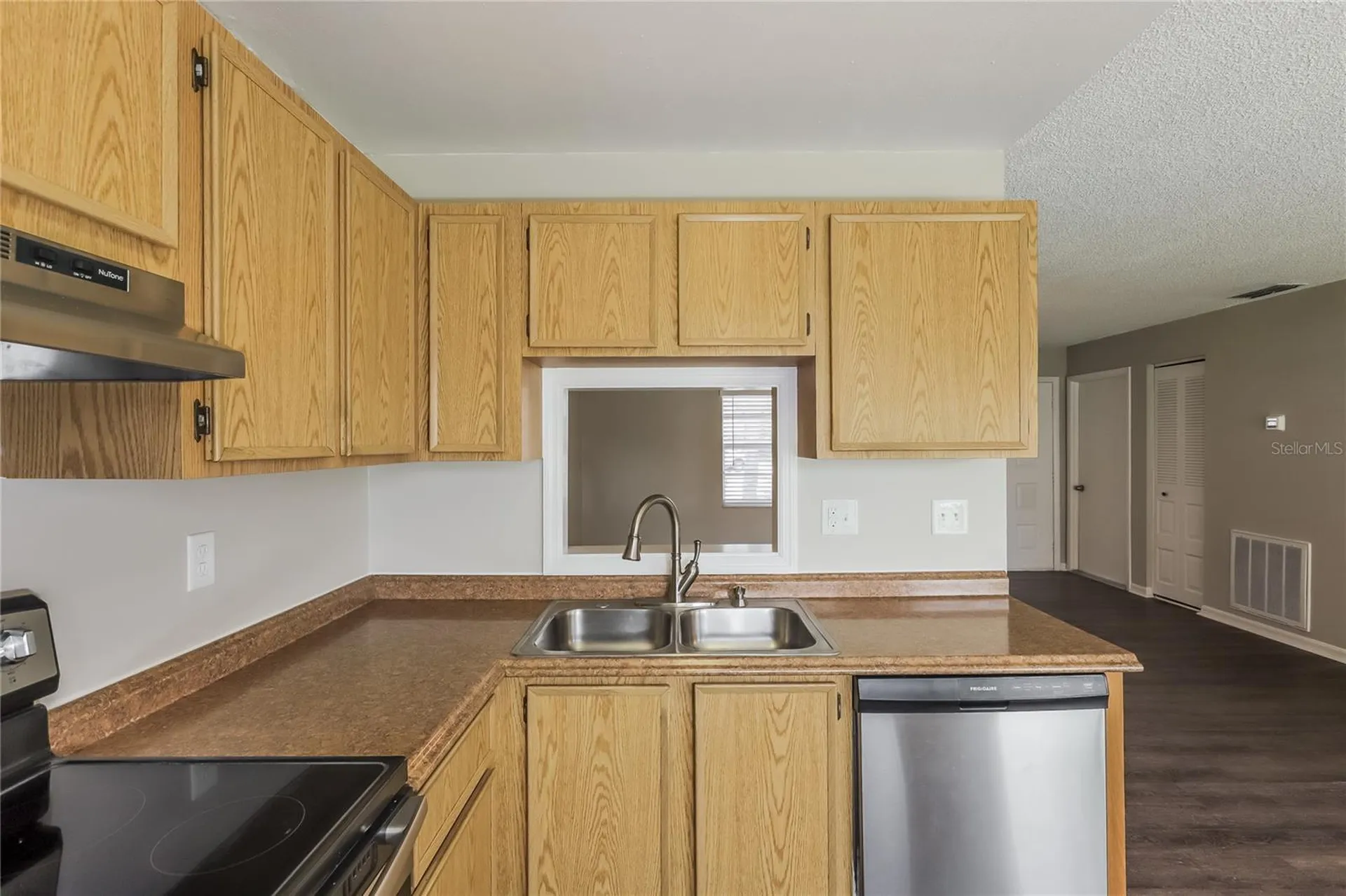 1002 Pinehaven Court Brandon FL 33511