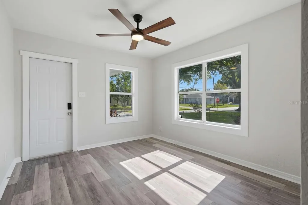 2704 W Leroy Street Tampa FL 33607