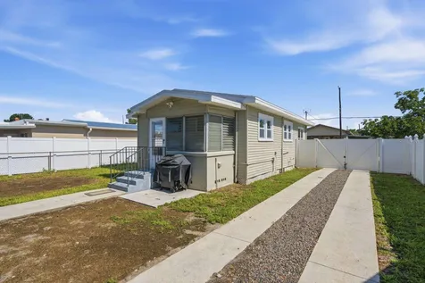 2704 W Leroy Street Tampa FL 33607