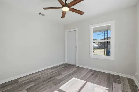 2704 W Leroy Street Tampa FL 33607