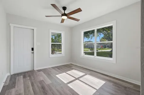 2704 W Leroy Street Tampa FL 33607