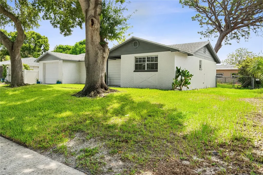 919 Peninsula Road Tarpon Springs FL 34689