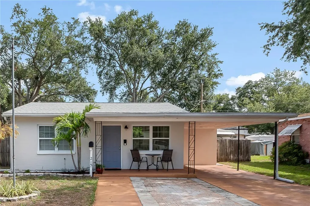 2151 44th Avenue N St Petersburg FL 33714