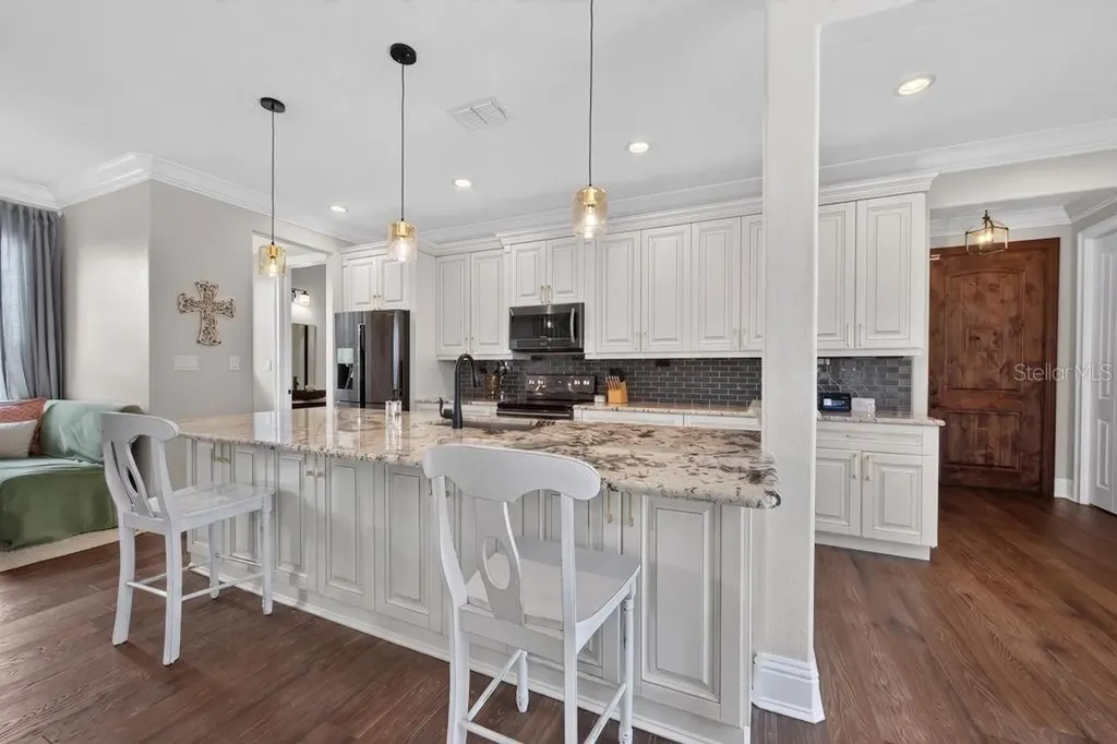 626 35th Avenue N St Petersburg FL 33704